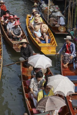 turistler yüzen Market