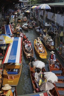 turistler yüzen Market