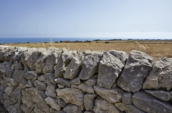 Typische handgemaakte Siciliaanse stenen muur — Stockfoto