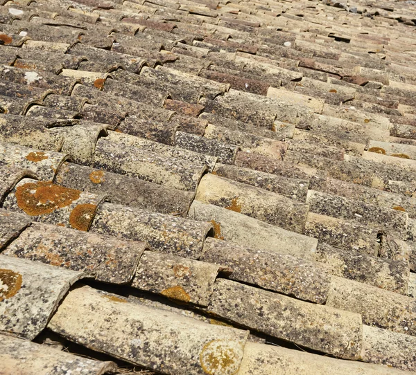 Taket av ett stenhus — Stockfoto