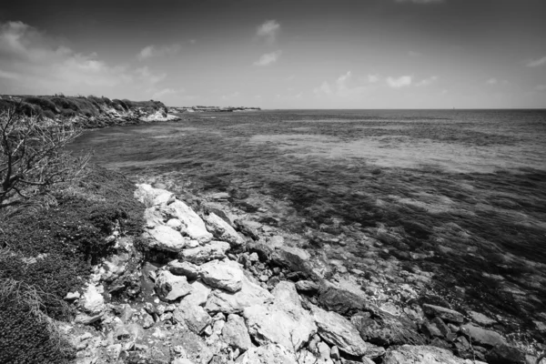 西西里岛南部的东部海岸线 — 图库照片