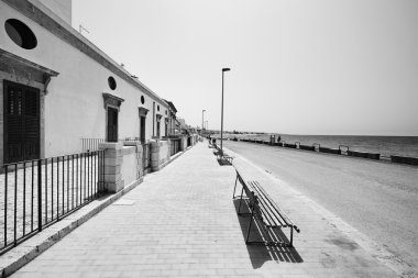 Eski evler sahilinde