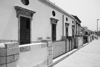 Eski evler sahilinde