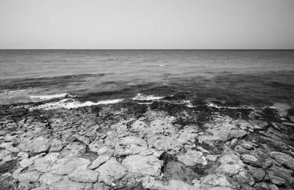Vista da costa rochosa — Fotografia de Stock