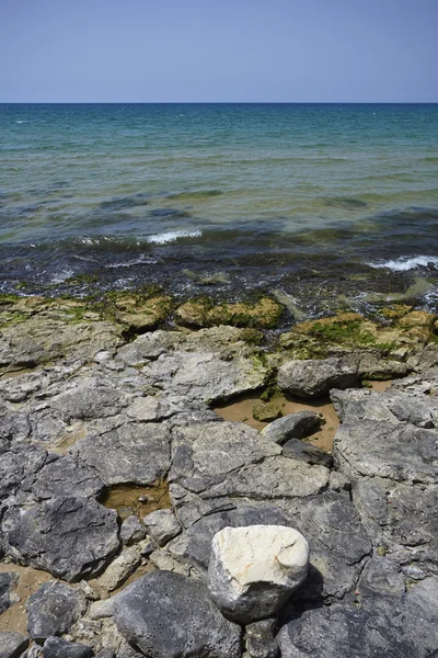 Vista de la costa rocosa — Foto de Stock