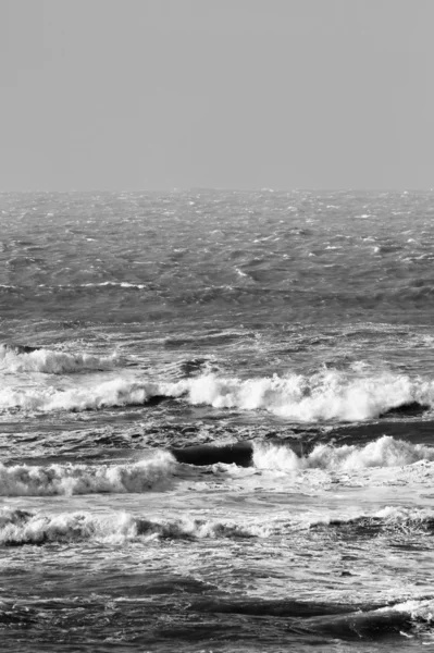 Ruwe Middellandse Zee in de winter — Stockfoto