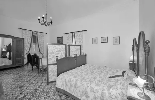 イタリア シチリア島 ラグーザ州 10月2021エレガントなプライベートファームハウス ベッドルーム Editorial — ストック写真