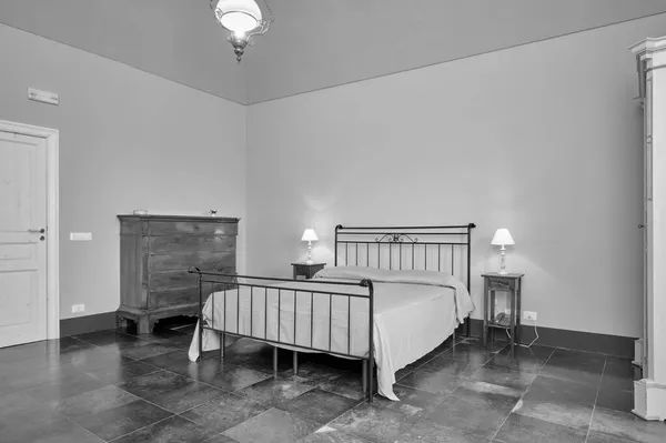 イタリア シチリア島 ラグーザ州 11月2021 エレガントなプライベートファームハウス ベッドルーム エディトリアル — ストック写真