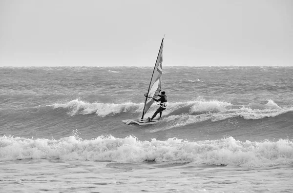 Italien Sizilien Mittelmeer Marina Ragusa Provinz Ragusa Dezember 2021 Windsurfer — Stockfoto