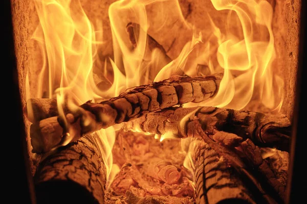 Leña Ardiendo Una Estufa — Foto de Stock