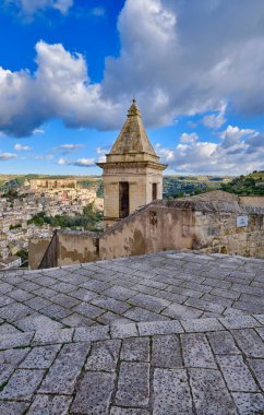 İtalya, Sicilya, Ragusa İbla, Barok kasabasının panoramik manzarası.