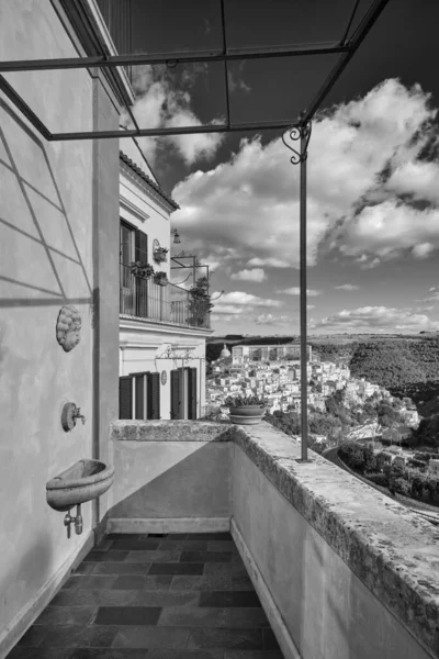 Itálie Sicílie Ragusa Ibla Pohled Starý Dům Balkon Barokní Město — Stock fotografie