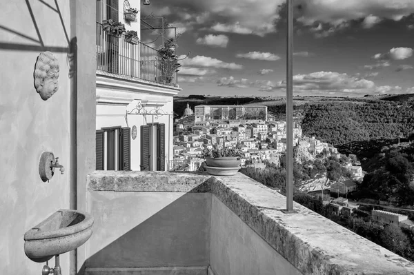 Italië Sicilië Ragusa Ibla Uitzicht Een Oud Balkon Barokke Stad — Stockfoto