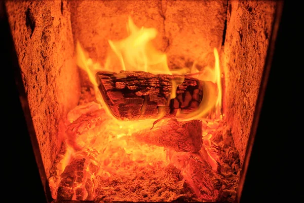 Leña Ardiendo Una Estufa — Foto de Stock