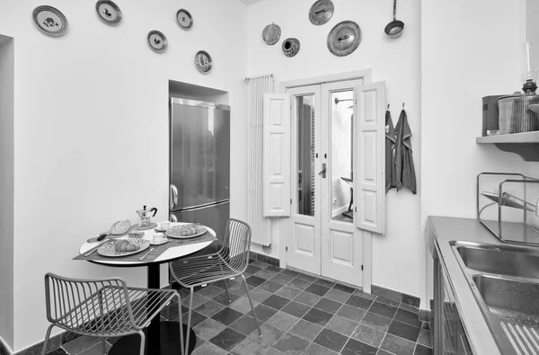 Italy Sicily Ragusa December 2021 Apartment Kitchen Breakfast Table Editorial — Foto Stock