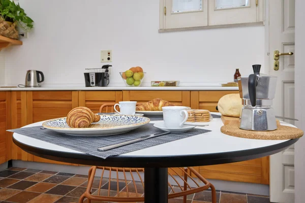 Italien Sicilien Ragusa Lägenhetskök Med Frukost Bordet — Stockfoto