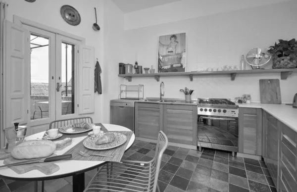 Italien Sicilien Ragusa December 2021 Lägenhetskök Med Frukost Bordet Editorial — Stockfoto