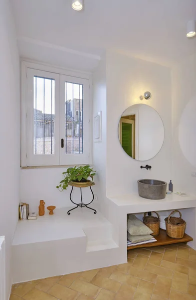 Italy Sicily Ragusa December 2021 Apartment Bathroom Editorial — Zdjęcie stockowe