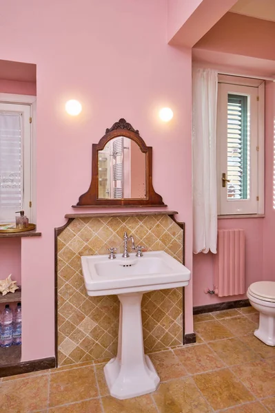 Italy Sicily Ragusa December 2021 Apartment Bathroom Editorial — Stock Photo, Image