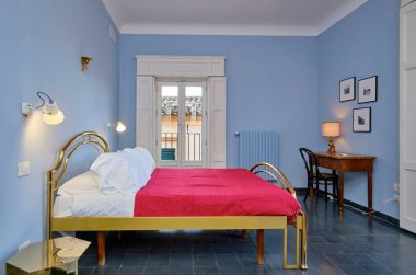 İtalya, Sicilya, Ragusa; 15 Aralık 2021, apartman dairesi - EDITORIAL