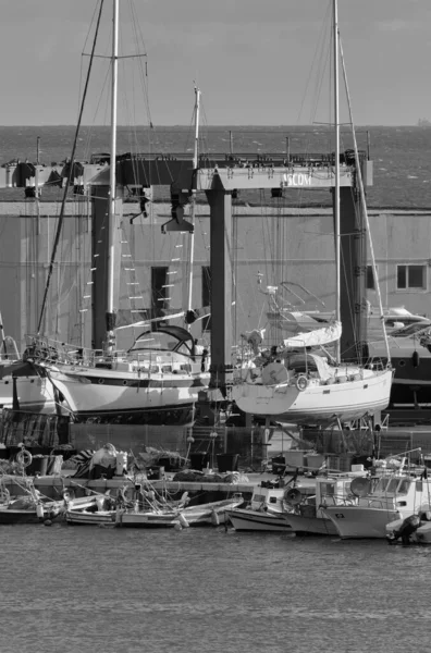 Italia Sicilia Marina Ragusa Provincia Ragusa Enero 2022 Barcos Pesca —  Fotos de Stock