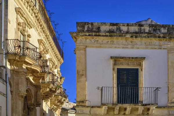 Italia Sicilia Scicli Provincia Ragusa Fachada Barroca Del Palacio Beneventano —  Fotos de Stock