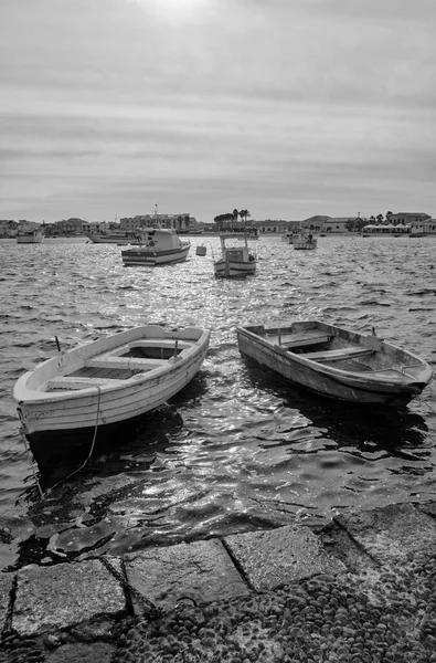 Италия Сицилия Марзамами Провинция Сиракузы Рыбацкие Лодки Порту — стоковое фото