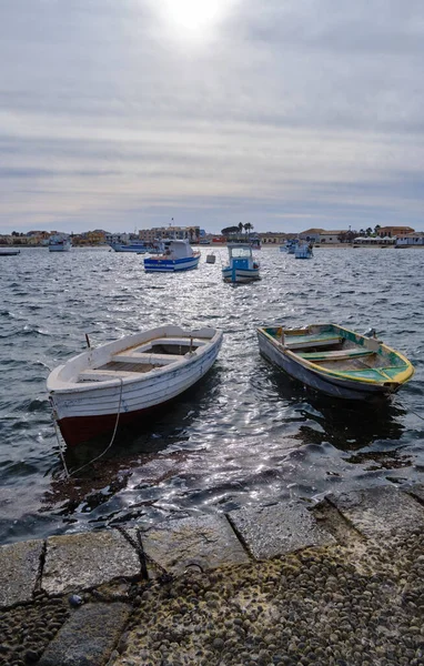 意大利 西西里岛 马尔扎米 锡拉库扎省 渔船在港口 — 图库照片