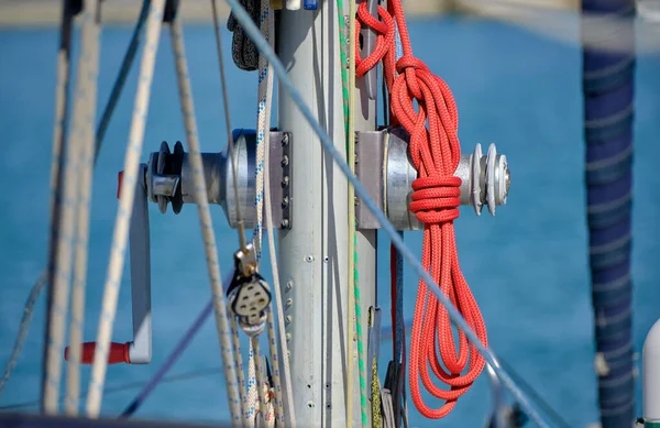 Italien Sicilien Medelhavet Marina Ragusa Ragusaprovinsen Vinsch Och Rep Segelbåt — Stockfoto