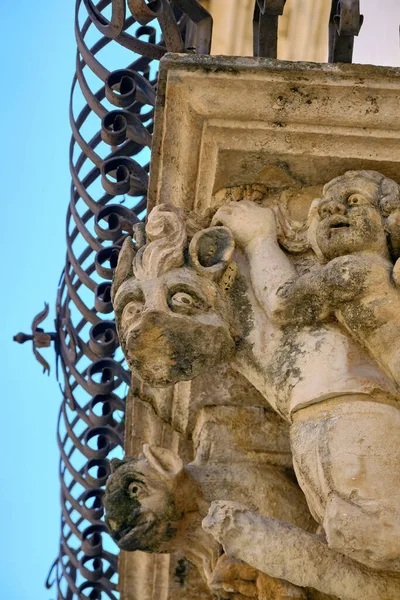 意大利 西西里 Scicli Ragusa省 Unesco Baroque Fava Palace Facade 阳台下的装饰雕像 — 图库照片