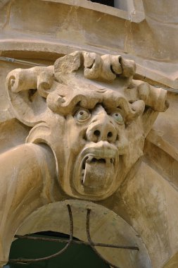 İtalya, Sicilya, Scicli (Ragusa ili), Barok Beneventano Sarayı cephesinde heykel (18. yüzyıl A.C..)