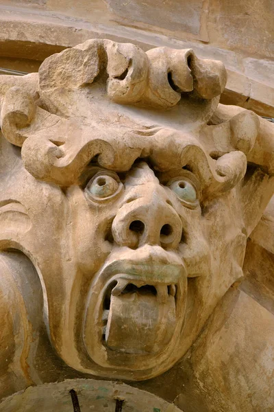 Италия Сицилия Шикли Провинция Рагуза Статуя Фасаде Дворца Беневентано Стиле — стоковое фото