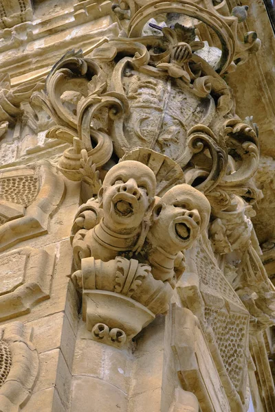 Włochy Sycylia Scicli Prowincja Ragusa Posągi Barokowej Fasadzie Pałacu Beneventano — Zdjęcie stockowe