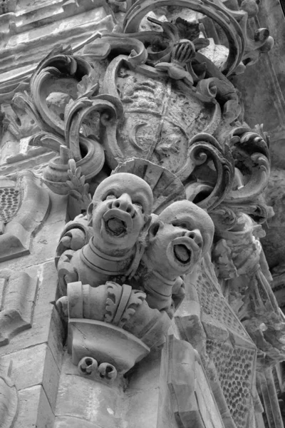 Italia Sicilia Scicli Provincia Ragusa Statui Fațada Barocă Palatului Beneventano — Fotografie, imagine de stoc