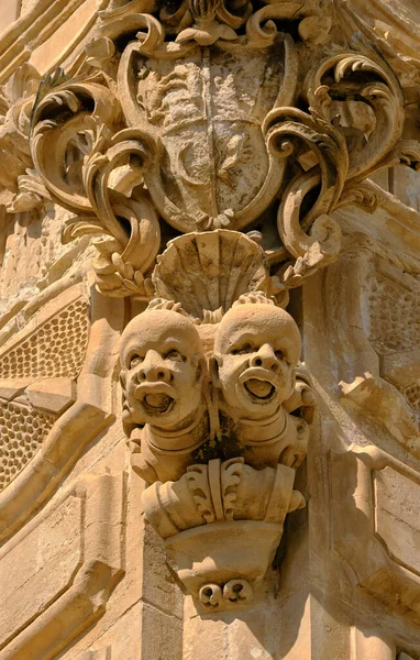 Італія Сицилія Скіклі Провінція Рагуса Статуї Фасаді Палацу Бароко Беневентано — стокове фото
