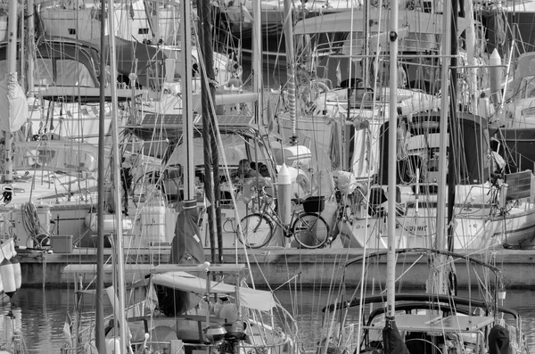 意大利 西西里 地中海 拉古萨海 拉古萨省 2022年3月16日 港口的豪华游艇 Editorial — 图库照片