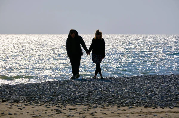 Italy Sicily Playa Grande Ragusa Province Couple Walking Beach — Stock Photo, Image