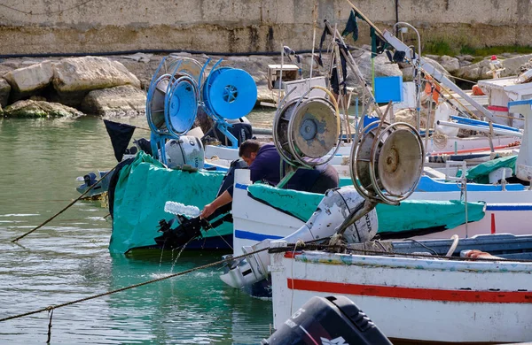 Italia Sicilia Mar Mediterráneo Scoglitti Provincia Ragusa Marzo 2022 Pescador — Foto de Stock