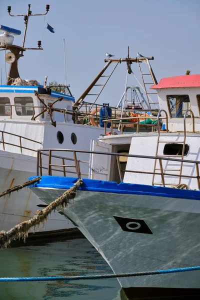 Italien Sicilien Medelhavet Scoglitti Ragusaprovinsen Lokala Träfiskefartyg Hamnen — Stockfoto