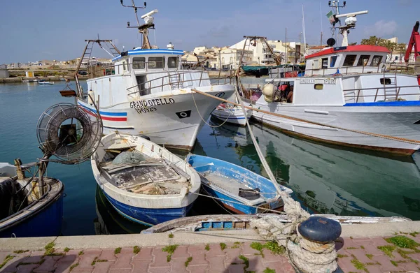 Itália Sicília Mar Mediterrâneo Scoglitti Província Ragusa Março 2022 Barcos — Fotografia de Stock