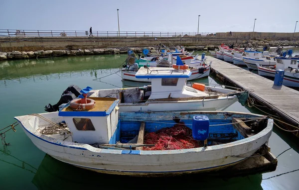 Italien Sicilien Medelhavet Scoglitti Ragusaprovinsen Mars 2022 Lokala Träfiskefartyg Hamnen — Stockfoto