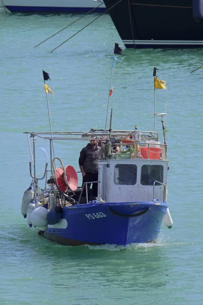 Italien Sizilien Mittelmeer Marina Ragusa Provinz Ragusa April 2022 Fischer — Stockfoto