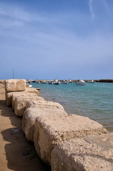 Italien Sicilien Medelhavet Punta Secca Ragusaprovinsen Utsikt Över Fiskebåtar Hamnen — Stockfoto