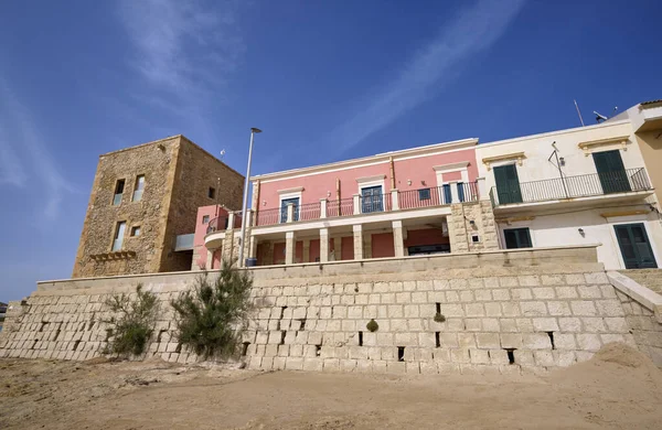 意大利 西西里 地中海 蓬塔塞卡 拉古萨省 重建后的萨拉金塔和海滨的巴洛克建筑 — 图库照片