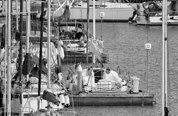 意大利 西西里 地中海 拉古萨码头 拉古萨省 港口豪华游艇 — 图库照片