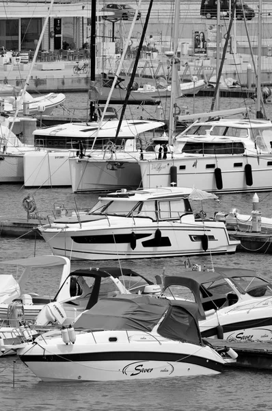 意大利 西西里 地中海 拉古萨海 拉古萨省 2022年6月9日 港口豪华游艇 Editorial — 图库照片