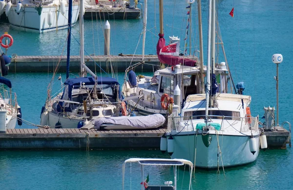 Itália Sicília Mar Mediterrâneo Marina Ragusa Província Ragusa Veleiros Porto — Fotografia de Stock