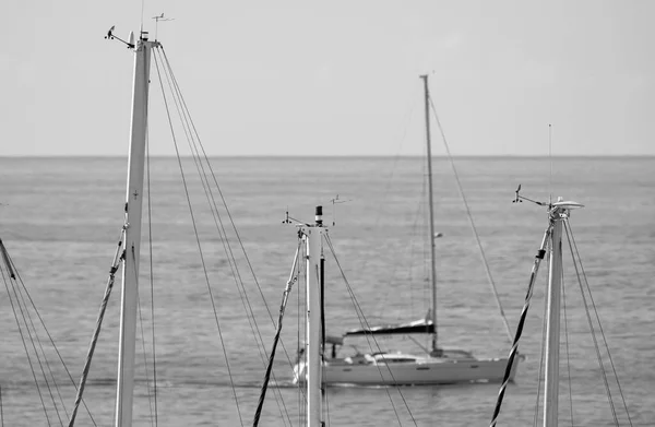 Italien Sicilien Medelhavet Marina Ragusa Segelbåt Master Hamnen Och Stor — Stockfoto