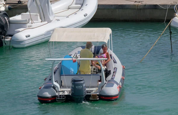 Italie Sicile Méditerranée Marina Ragusa Province Raguse Septembre 2022 Couple — Photo