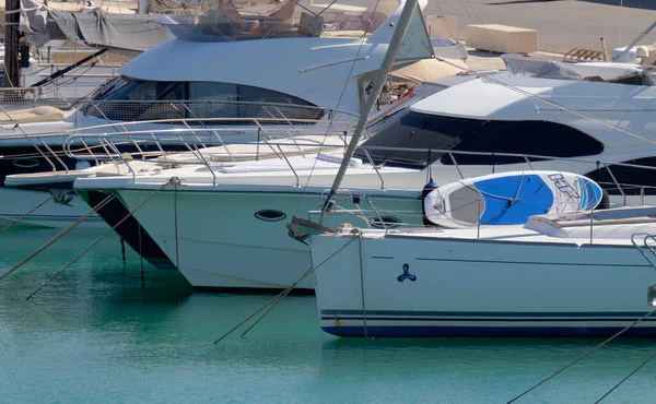 Włochy Sycylia Morze Śródziemne Marina Ragusa Prowincja Ragusa Luksusowe Jachty — Zdjęcie stockowe